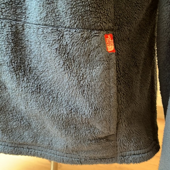 EUC The North Face Mossbud blue sherpa high neck fleece 1/4 zip w side pockets. - Picture 3 of 7